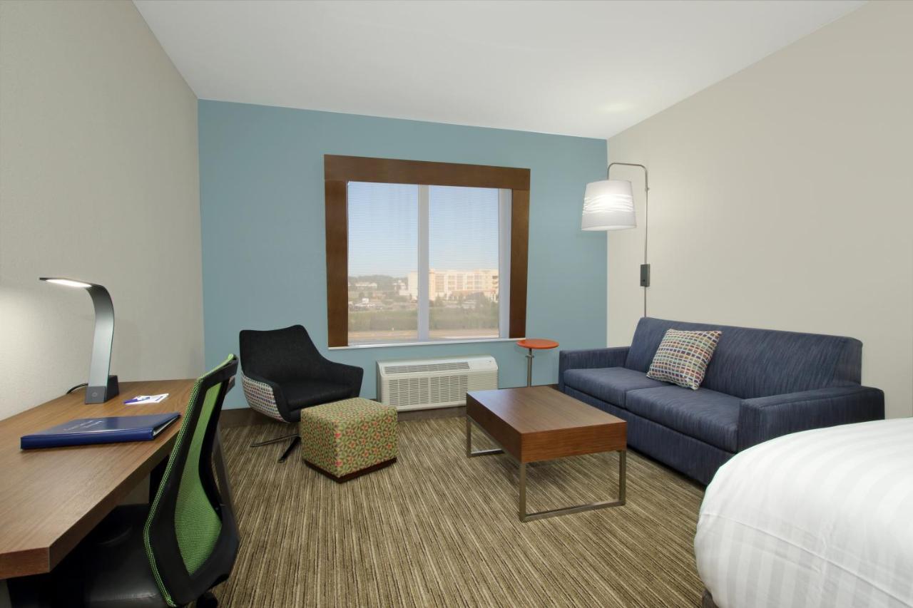 Holiday Inn Express & Suites Columbus North By Ihg Exteriör bild
