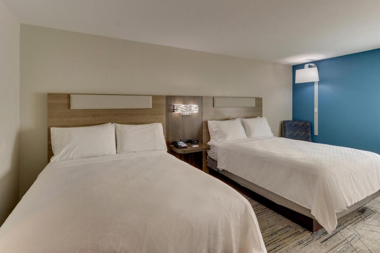 Holiday Inn Express & Suites Columbus North By Ihg Exteriör bild