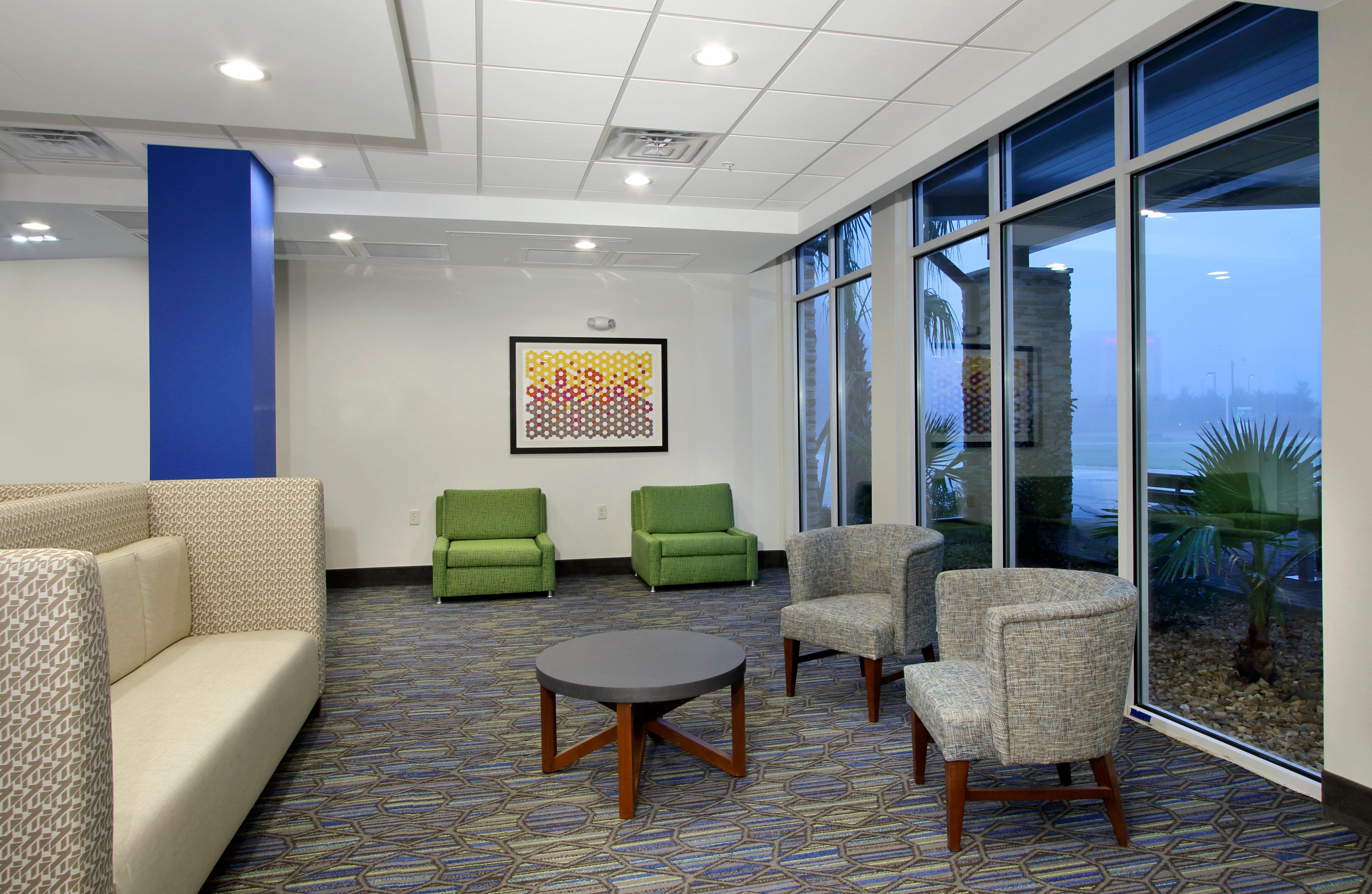 Holiday Inn Express & Suites Columbus North By Ihg Exteriör bild