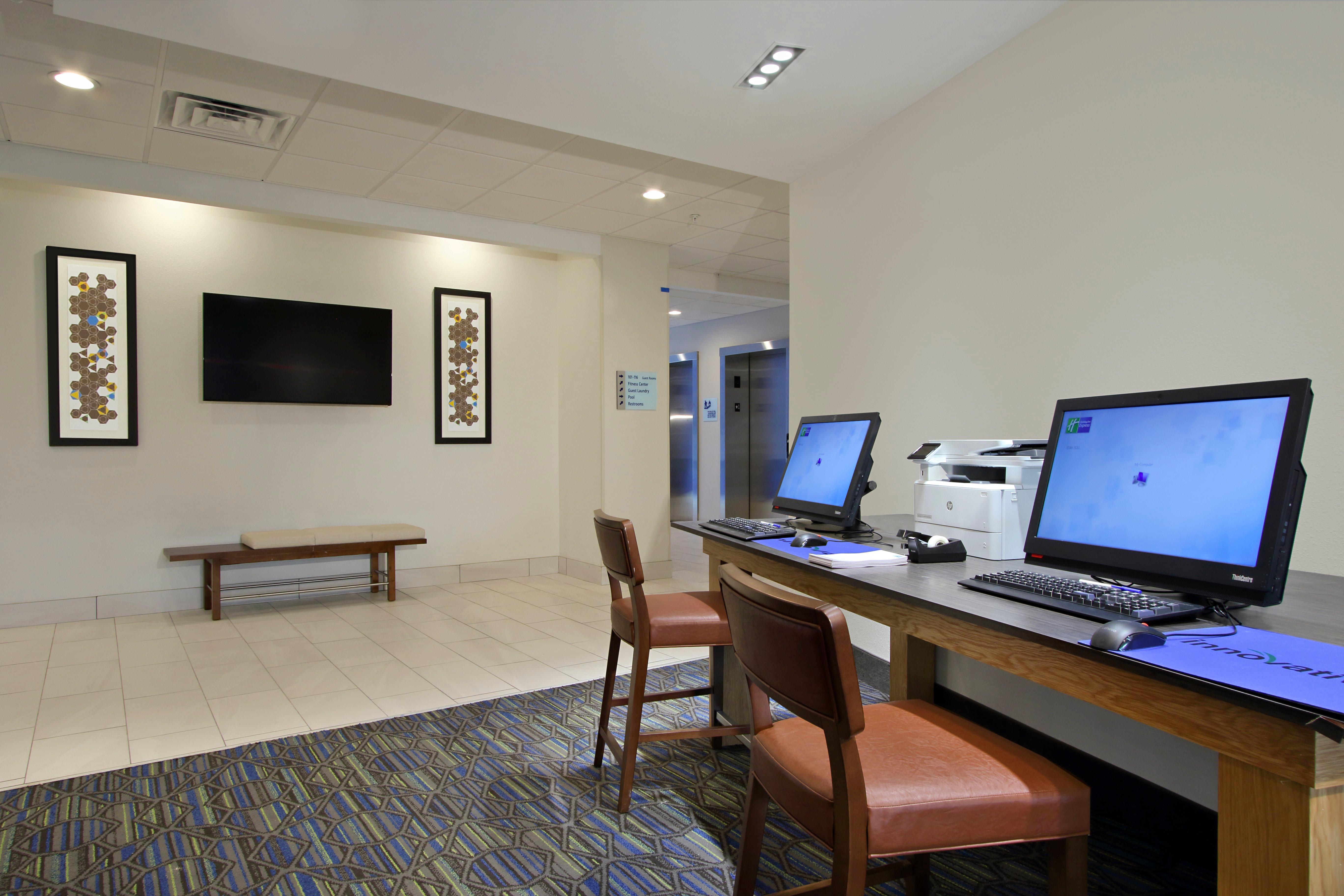 Holiday Inn Express & Suites Columbus North By Ihg Exteriör bild