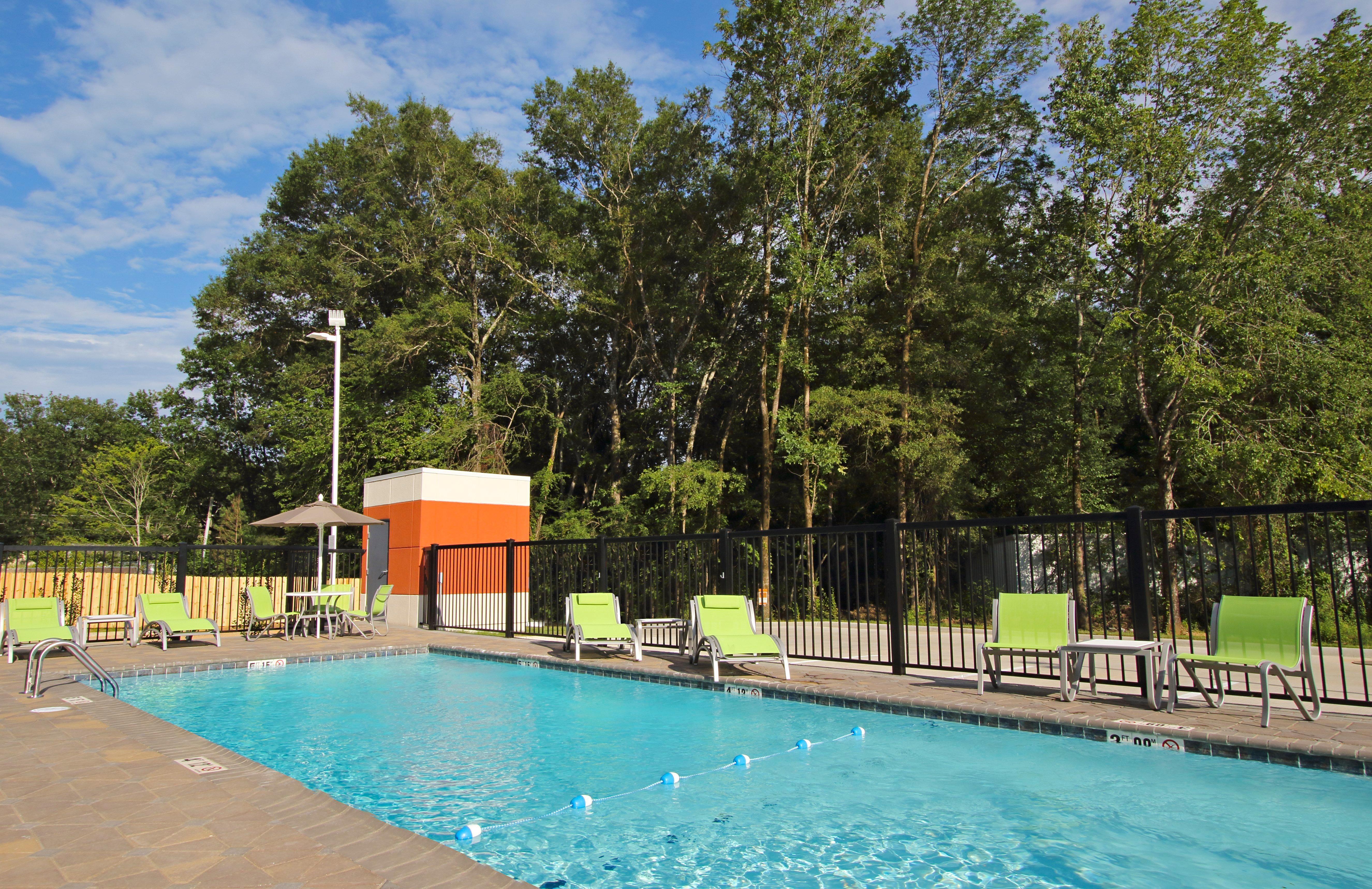 Holiday Inn Express & Suites Columbus North By Ihg Exteriör bild