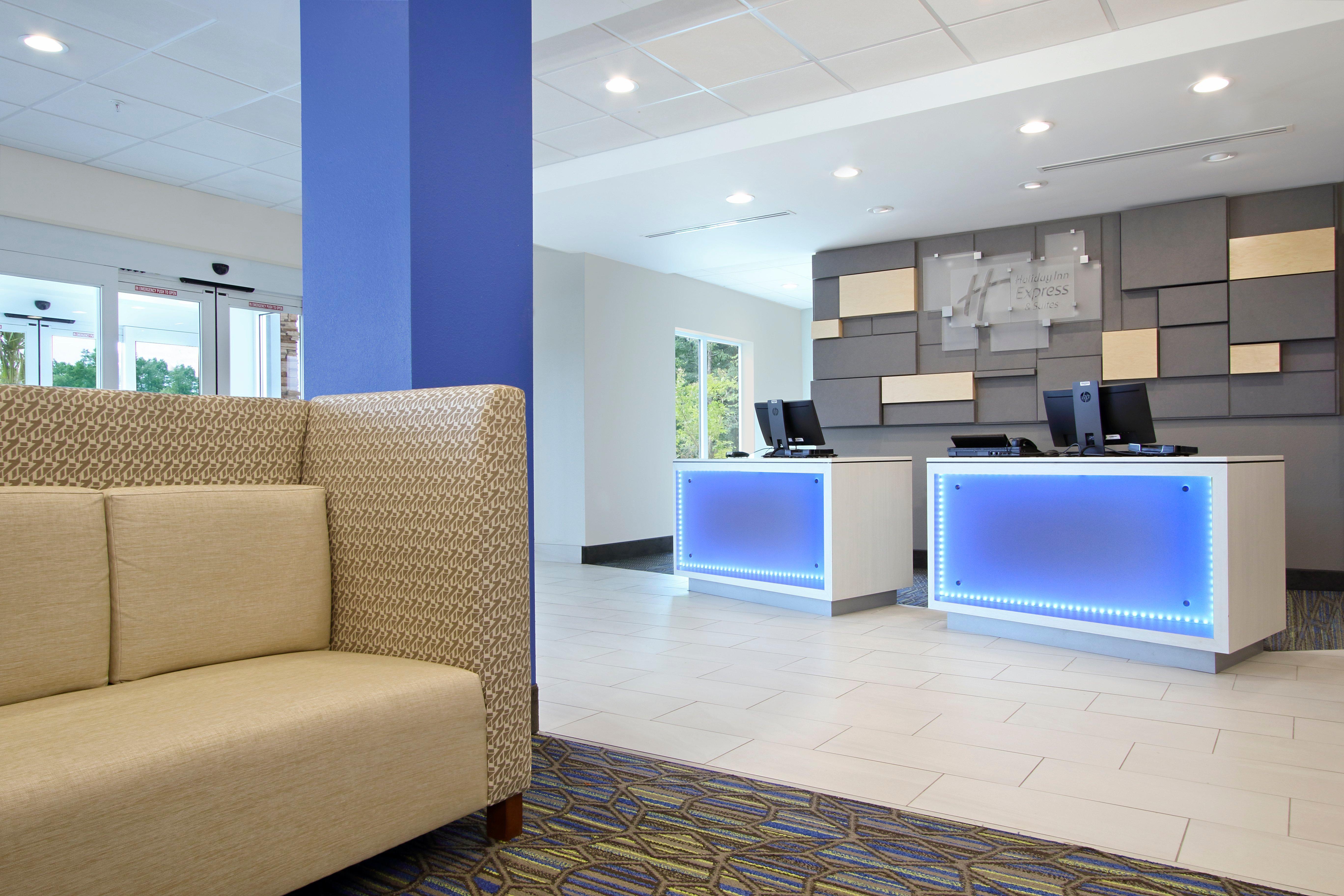 Holiday Inn Express & Suites Columbus North By Ihg Exteriör bild
