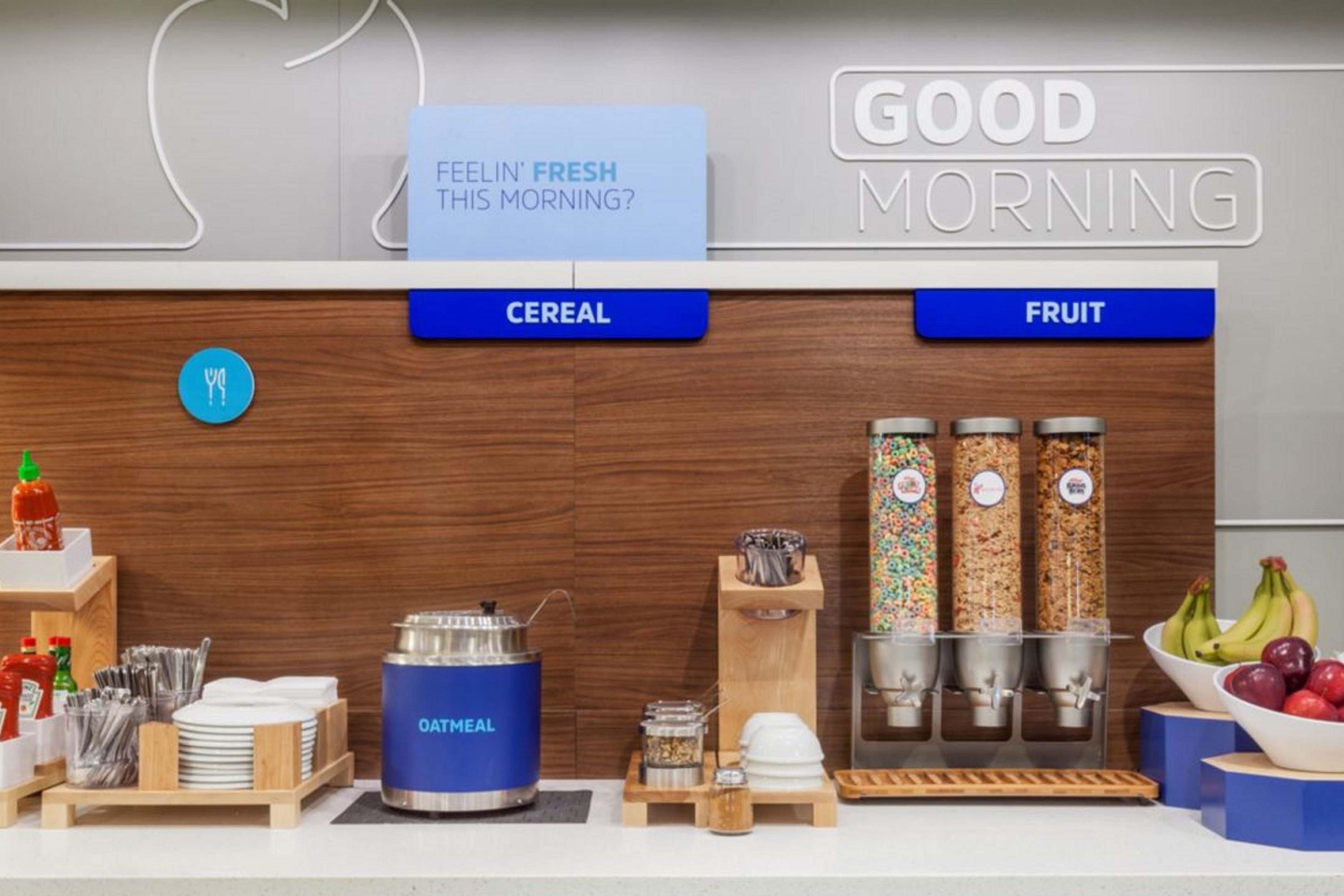 Holiday Inn Express & Suites Columbus North By Ihg Exteriör bild